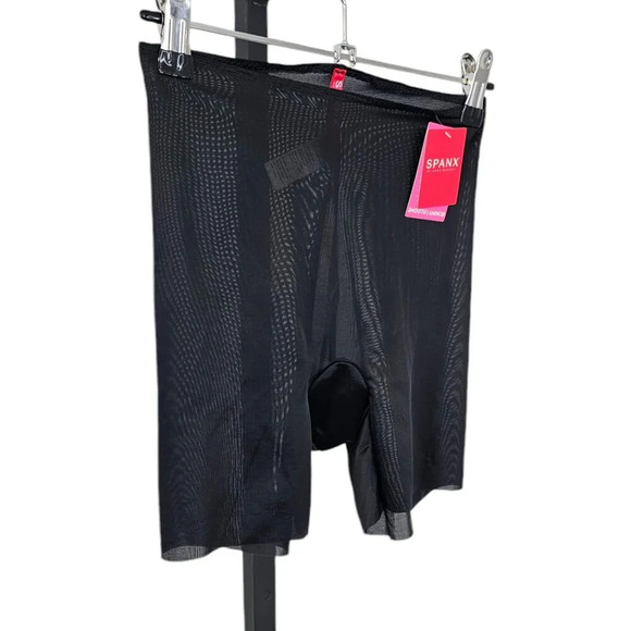 SPANX Shape Invisible Girl Short Black Size Small NWT Lightweight Sheer Smooth - Picture 3 of 8